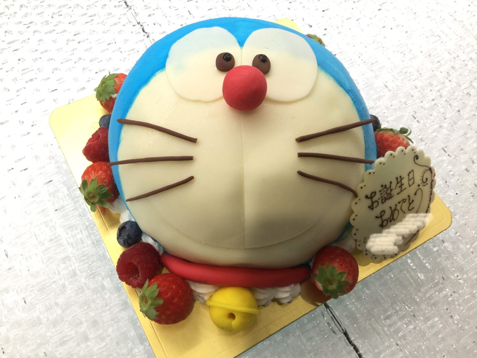 立体ケーキ 特注 藤沢市のアットホームなケーキ屋さん パティスリー ラ シュニーユ